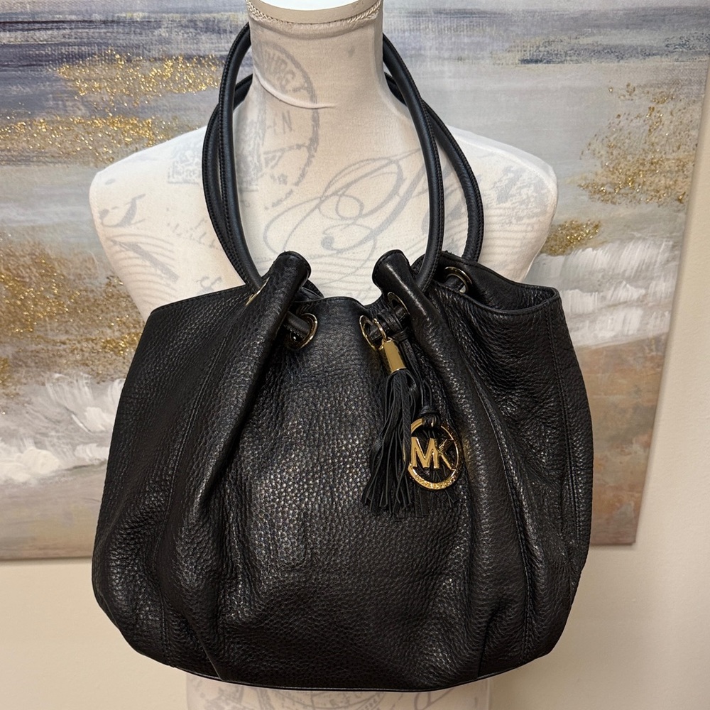 MICHAEL KORS Pebbled Leather Ring Tassel Tote Bag Black with Gold toned Hardware